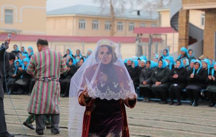 По инициативе Министерства культуры вчера, 7 марта, в женской колонии общего режима № 21 Зангиатинского района был организован праздник.
